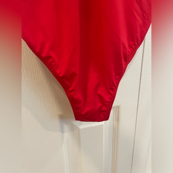 red one piece swimsuit with tags and liner - Picture 4 of 11